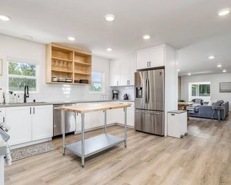 New Midtown Farmhouse - Hot Tub, Patio, Gym - Santa Cruz - Cocina
