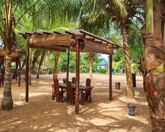 The Alkebulan Heritage Centre - Ada - Patio