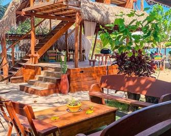 Kelly Lins - São José da Coroa Grande - Patio