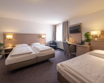 Hotel Bär - Sinsheim - Schlafzimmer