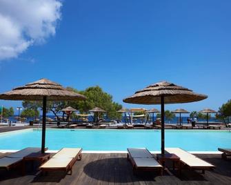 Black Rose Suites - Agios Georgios - Bazén