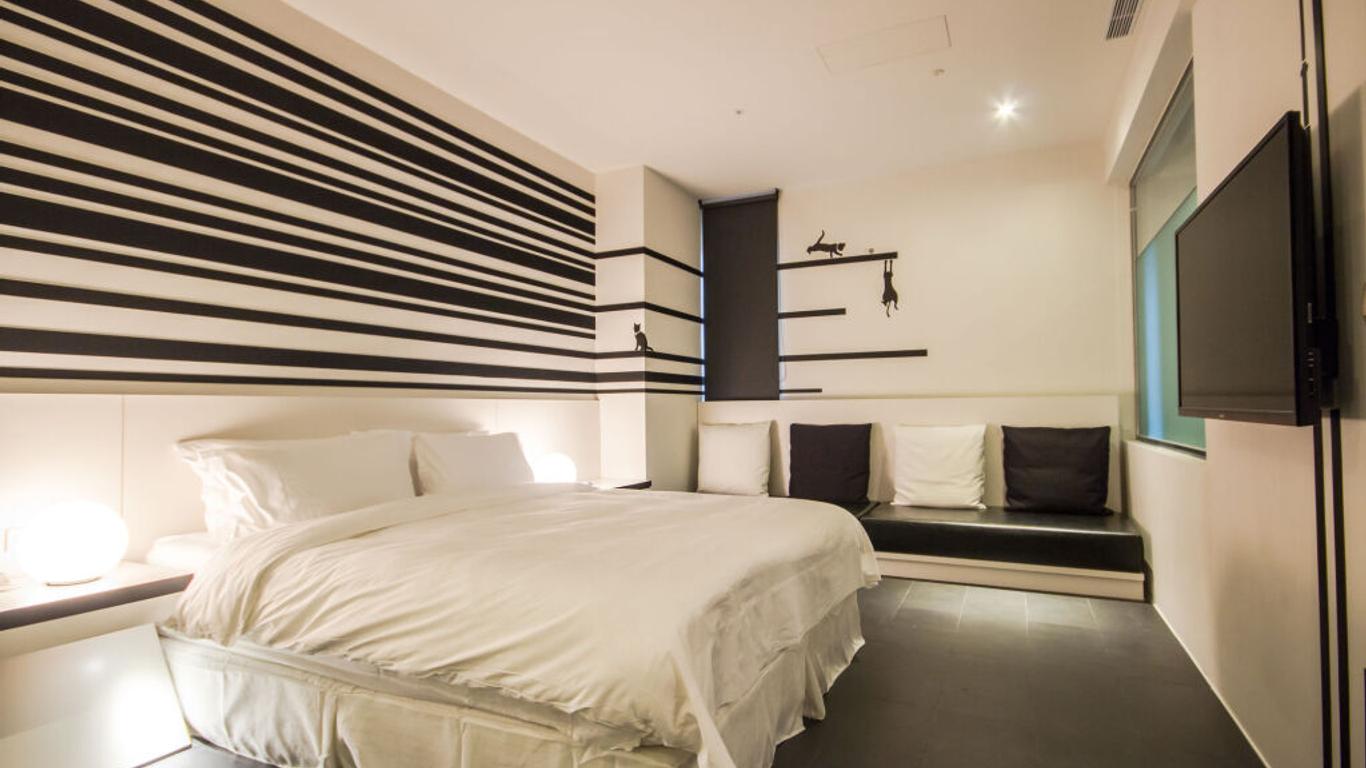No. 9 Hotel