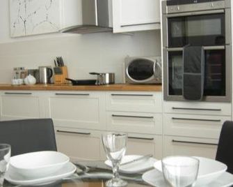 High Street Suites 3 - Ventnor
