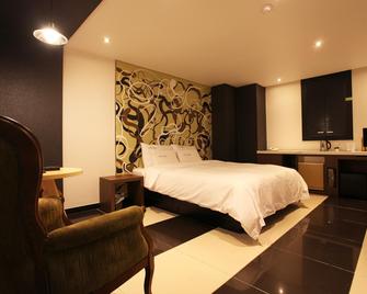 Suwon (ingyedong) Mare - Suwon - Habitación