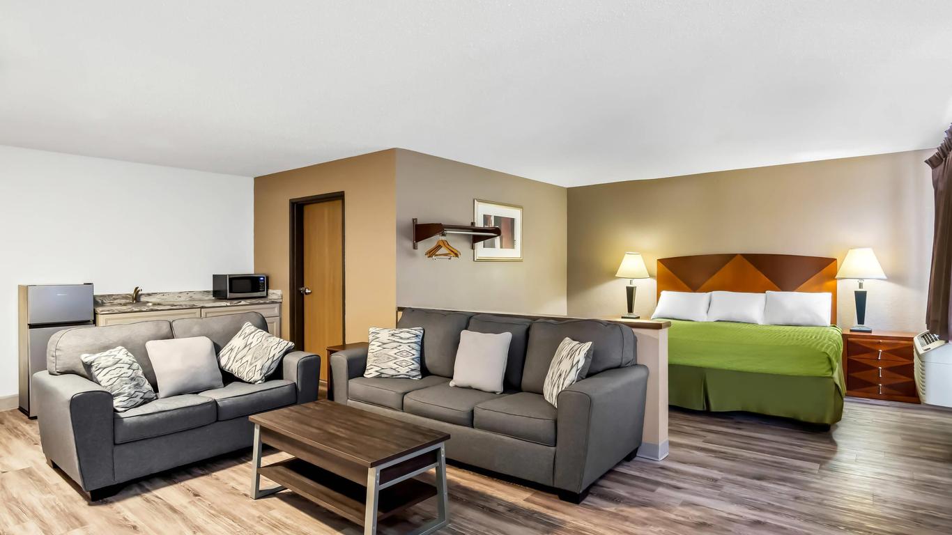 Econo Lodge Inn And Suites