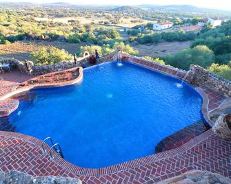 Hotel Monasterio de Rocamador - Almendral - Pool