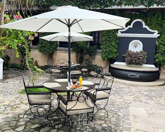 Ciel Luxe Hotels Antigua Guatemala - Antigua - Patio