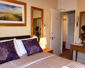 Bailey Ground Lodge - Seascale - Bedroom