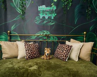 Wild Romance Hideaway 5 Min Away From Downtown - Filadelfia - Patio