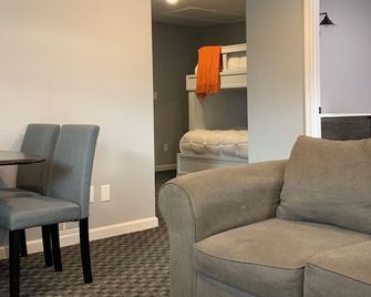 Cozy Guest Suite with Hot Tub in Davison - Davison - Sala de estar