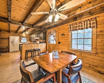 All-Season Sanctuary Steps to Moosehead - Greenville - Eetruimte