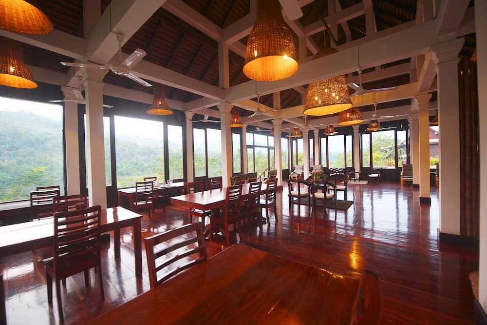 Nam Ou Riverside Resort