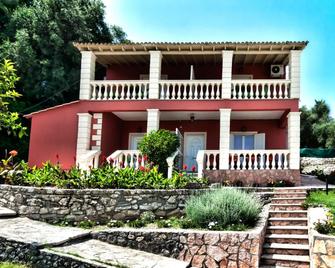 Fouxia Apartments and Studios - Perama - Building