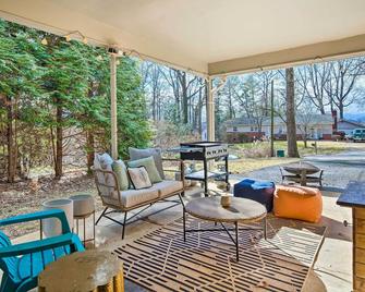 Arden Bungalow with Fire Pit Near Lake Julian Park - Arden - Patio