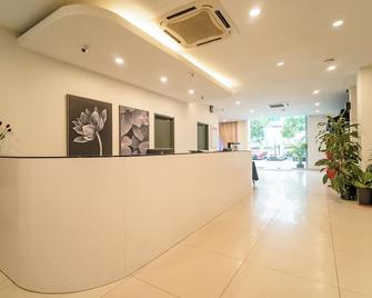 Tune Hotel Klia Aeropolis (Airport Hotel) - Sepang - Reception