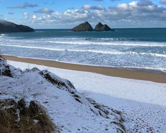 Cubert Nr Newquay Traditional 16th century cottage - Newquay - Beach