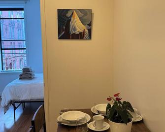 Cozy 2-bedroom apartment in Chinatown - New York - Dining room