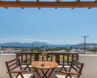 Konstantinos - Plaka - מרפסת