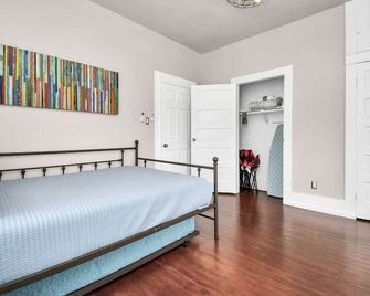 Nautical Loft with Outdoor Kitchen - Galveston - Bedroom