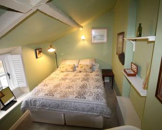 Cosy Crickhowell Cottage - Crickhowell - Bedroom