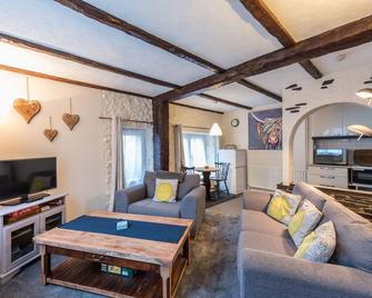 Tudor Lodge - Porthmadog - Living room