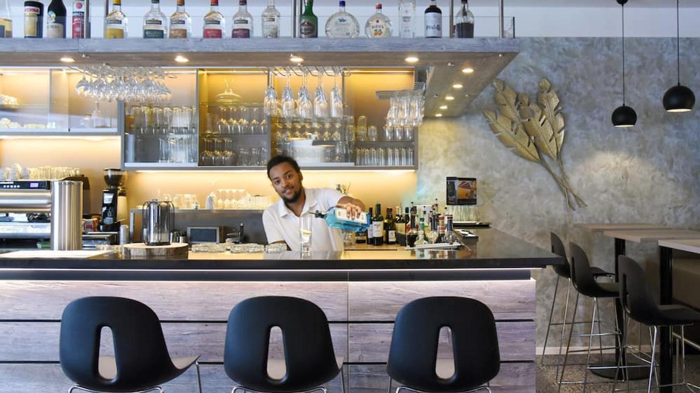 ك ٓبارت هوتل آند بوردينج هاوس