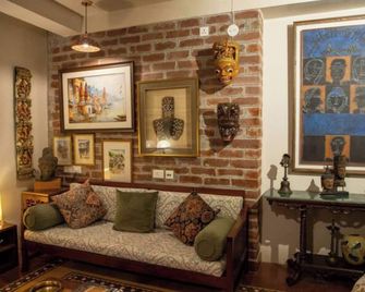 Srirangam, Shantiniketan - Shānti Niketan - Living room