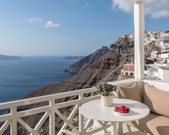 Enigma Suites - Thera - Balcony