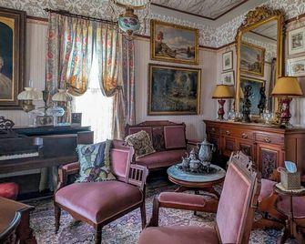 The Arthur Blair Historic Inn - Monrovia