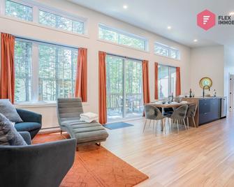 L'Orange-Méridien de Portneuf / Extra-Comfort, Hot tub and Pool - Pont-Rouge - Living room