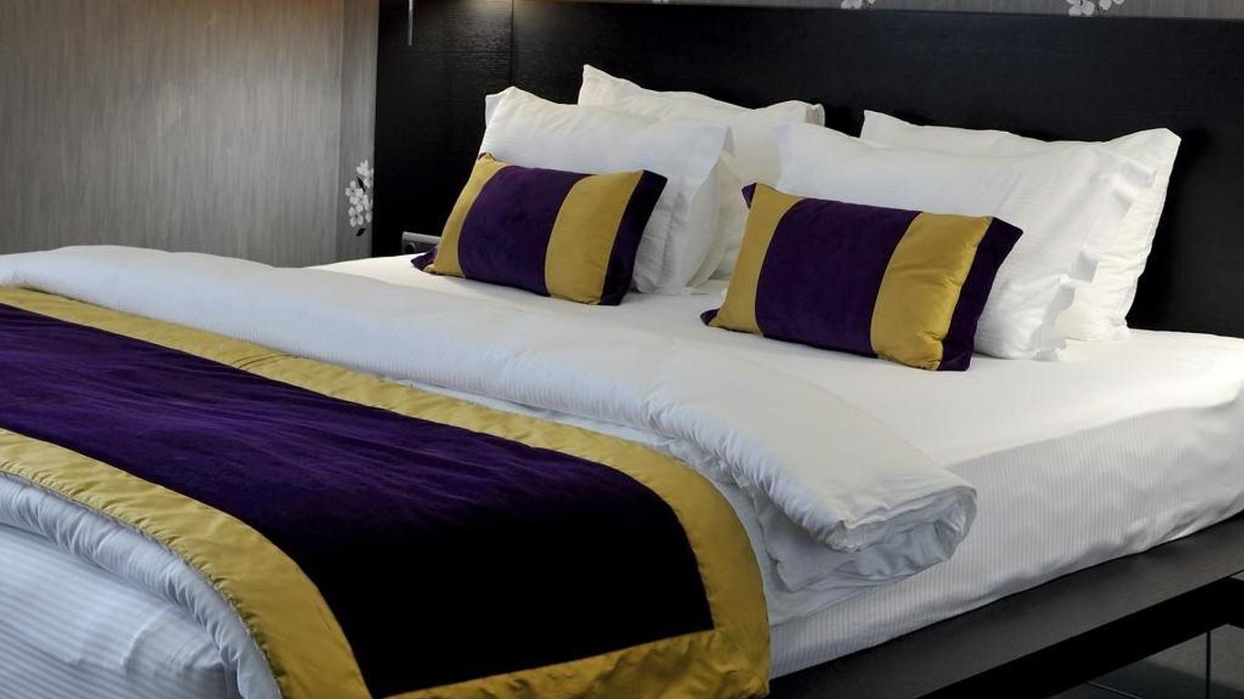 Vernazza Suites