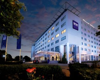 Ramada by Wyndham Amsterdam Airport Schiphol - Badhoevedorp - Gebouw