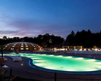 hu Birkelt Village - Luxemburgo - Piscina
