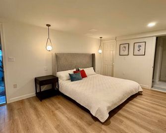 Newly Finished Guest Haven in Woburn - Woburn - Bedroom