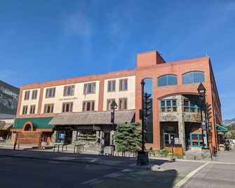 King Edward Hotel - Banff - Building
