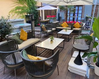 هوتل إل كولوكويو - فولادوليد - شرفة مرصوفة