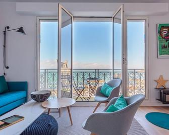 ALTAYA Apt with balcony and sea view in Biarritz - Biarritz - Oturma odası