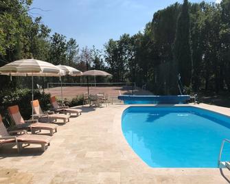 La Villa Marjolaine is a holiday home to create memories with friends & family - Saint-Cézaire-sur-Siagne - Piscina
