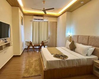 The Chail Pine Orchard Resort - Chail