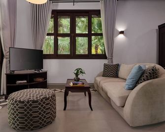 Samanea Beach Resort & Spa - Kep - Wohnzimmer