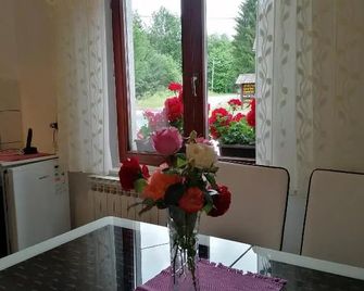 House Jezerka - פליטביצ'קה יזרה - חדר אוכל