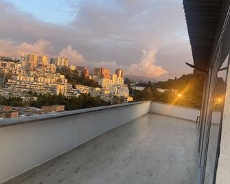 Cómodo Apartamento en Zona Universitaria - Manizales - Balcony