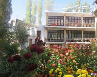 Tih Hotel Maryul - Leh - Toà nhà