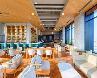 The Knot Hiroshima - הירושימה - טרקלין