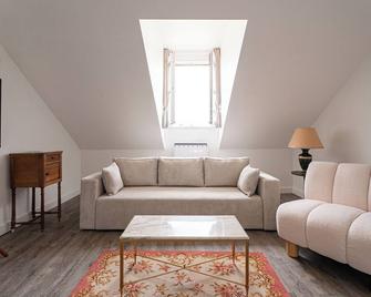 Le cocon de la reine - Versailles - Living room