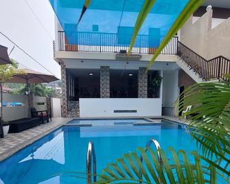 Ma Garbo Hotspring Private Resort - Calamba - Pool