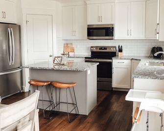 Cheerful home in quiet neighborhood - Providence - Cocina