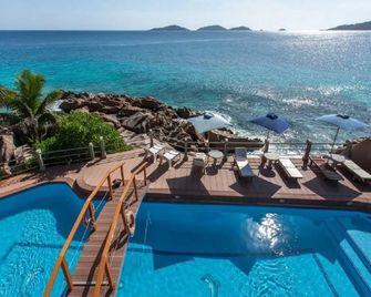 Patatran Village Hotel - La Digue