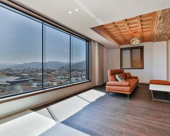Hotel Onggi - Gyeongju - Sala de estar