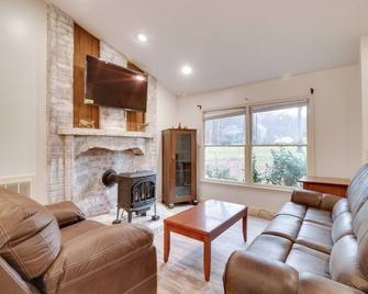 Lovely Massanutten Getaway with Resort Access! - McGaheysville - Sala de estar